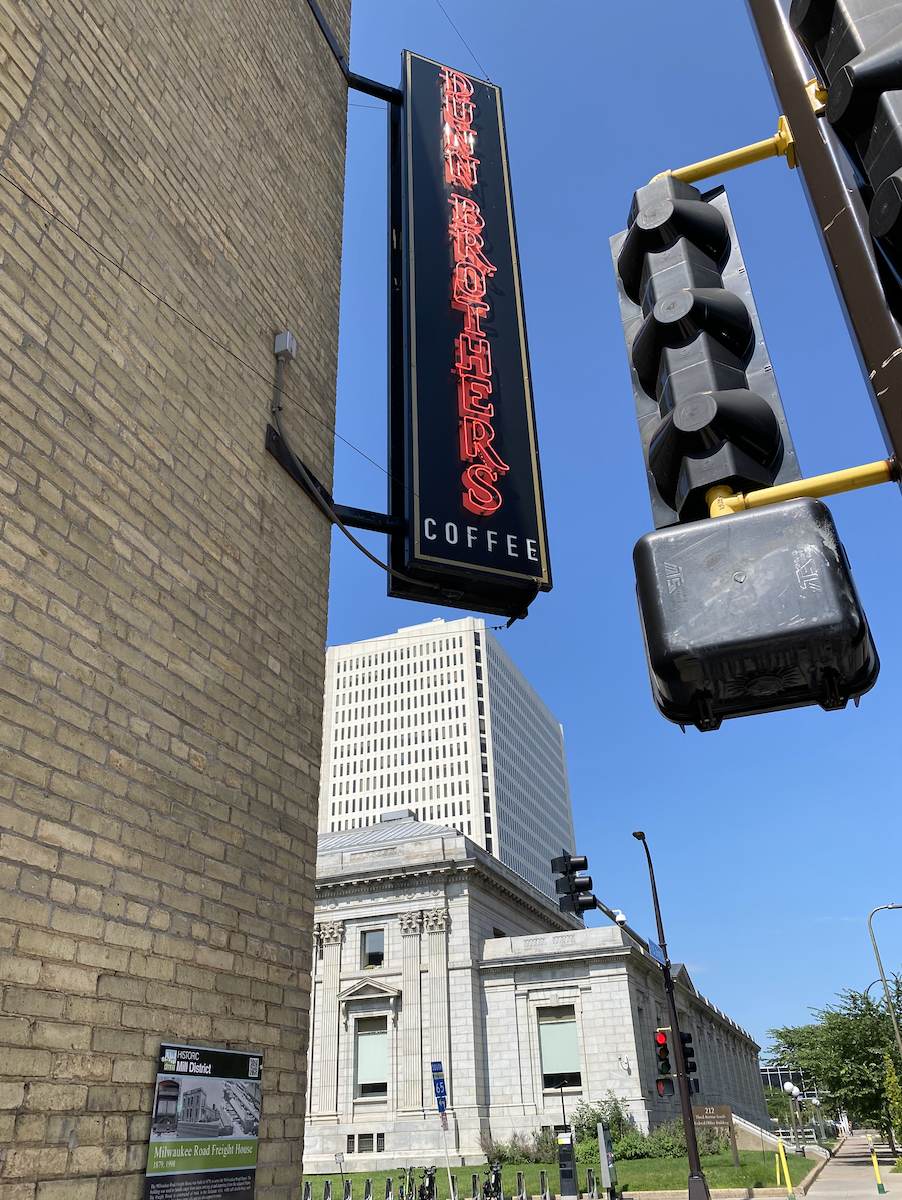 Dunn Bros sign.png